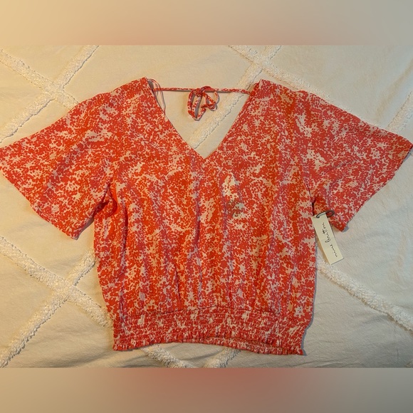 NWT Smocked Bottom Cropped Blouse - Picture 8 of 10